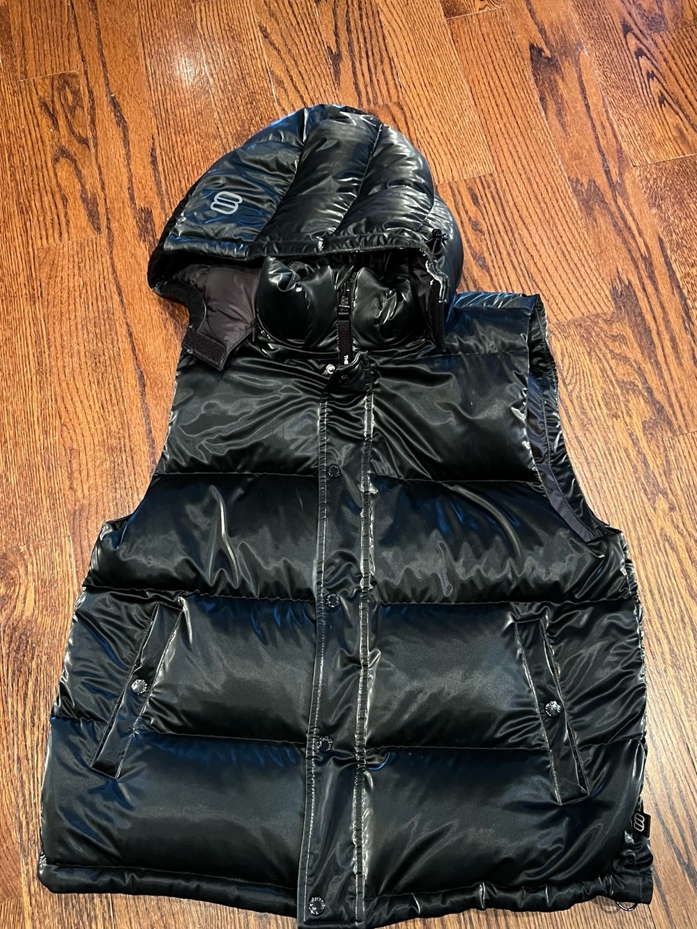 Aritzia Superpuff Vest - Black Liquid Shine Size XL